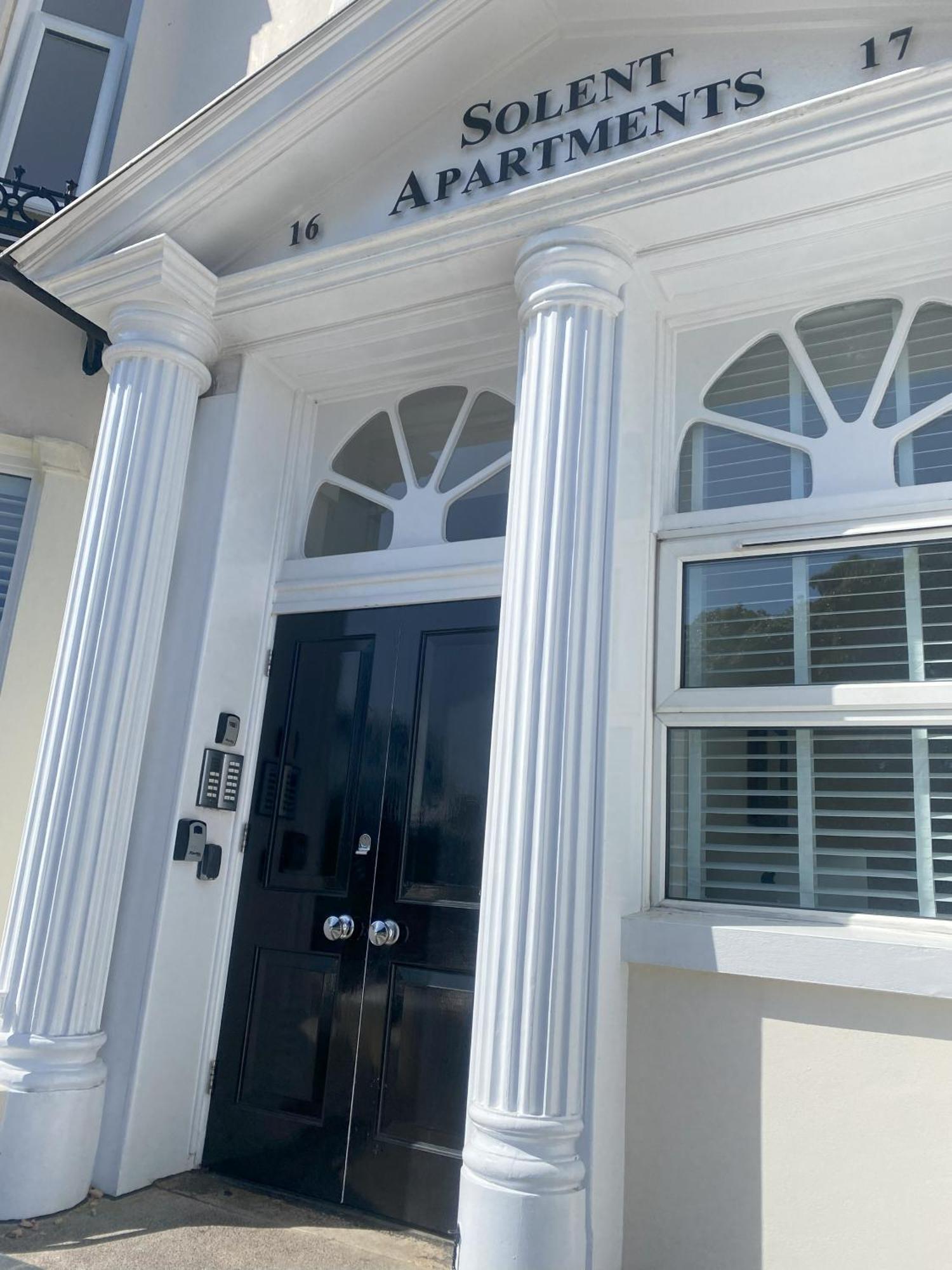 Solent Apartments Portsmouth Exterior foto